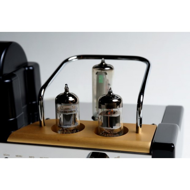 DR-100 – Tube FM/DAB/RDS Receiver